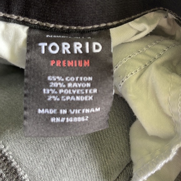 TORRID Gray High Rise Skinny Jeans 12R - Picture 9 of 10